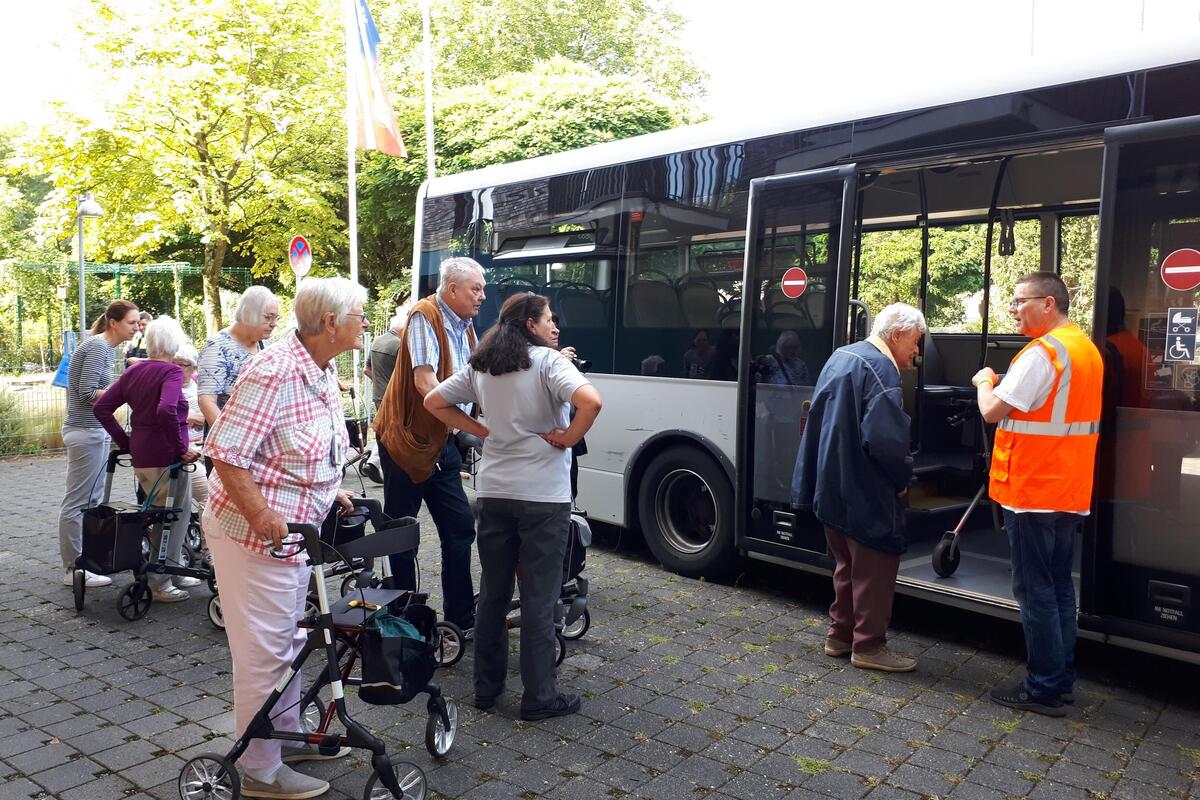 Sicher Unterwegs Mit Dem Rollator